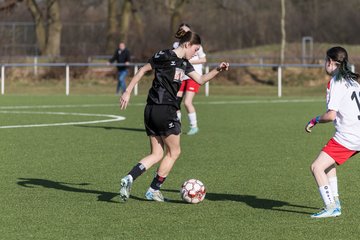 Bild 95 - wBJ SV Wahlstedt - SV Henstedt Ulzburg : Ergebnis: 0:1